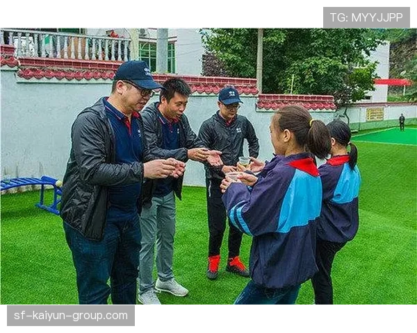 俱乐部开展“爱心助学”项目支持贫困学员训练